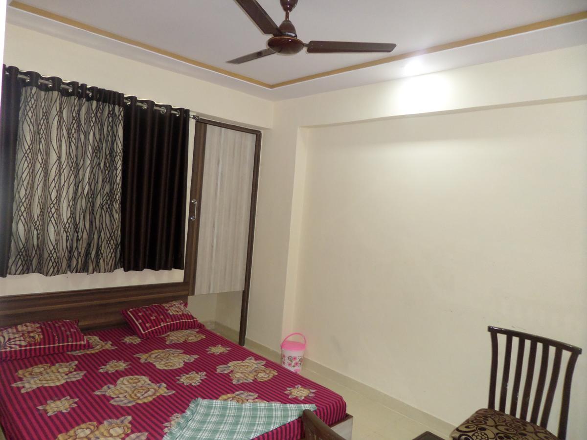 Hotel Riya-Raj Lodging Titwala Zimmer foto