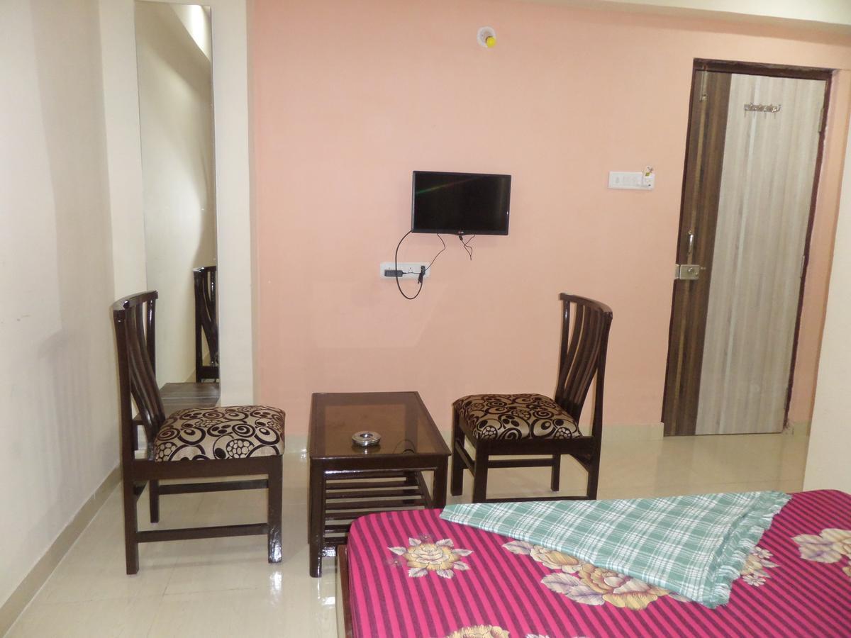 Hotel Riya-Raj Lodging Titwala Exterior foto